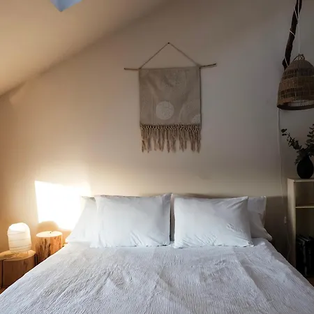 White Loft In Center With 2 King Size Beds *