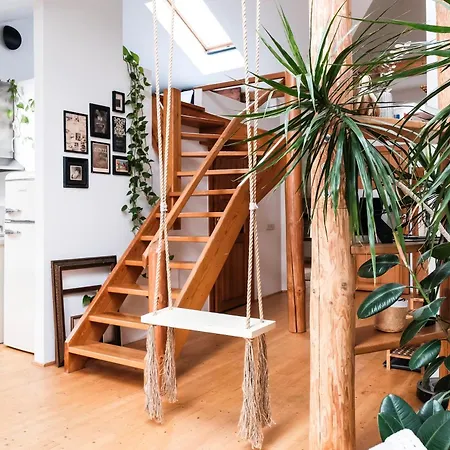 White Loft In Center With 2 King Size Beds