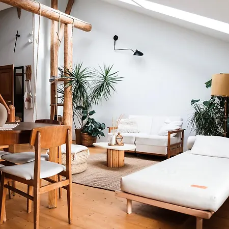 White Loft In Center With 2 King Size Beds