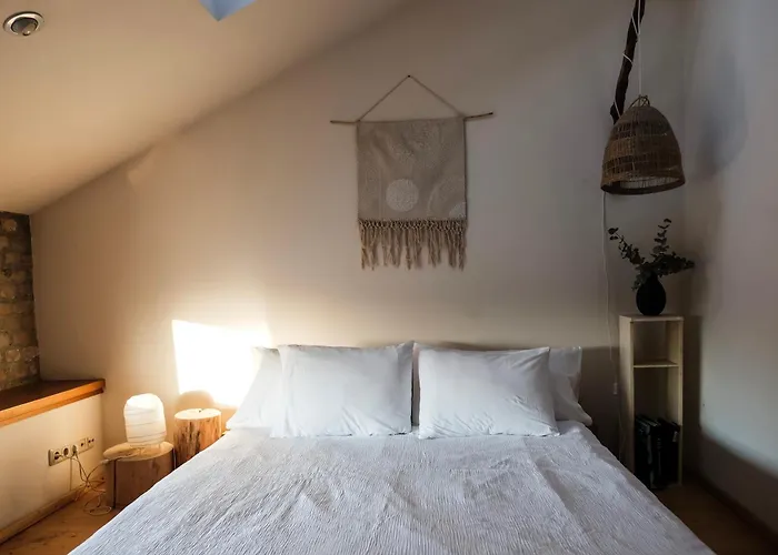 White Loft In Center With 2 King Size Beds *