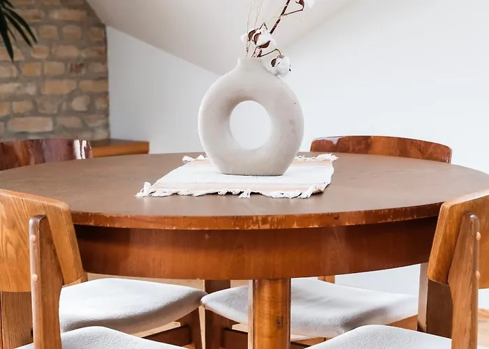 White Loft In Center With 2 King Size Beds *