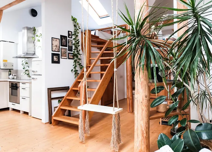 White Loft In Center With 2 King Size Beds