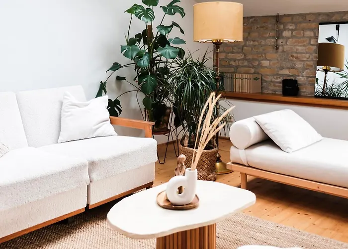 White Loft In Center With 2 King Size Beds Dzīvoklis