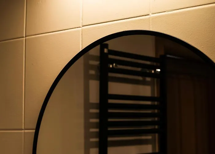 White Loft In Center With 2 King Size Beds