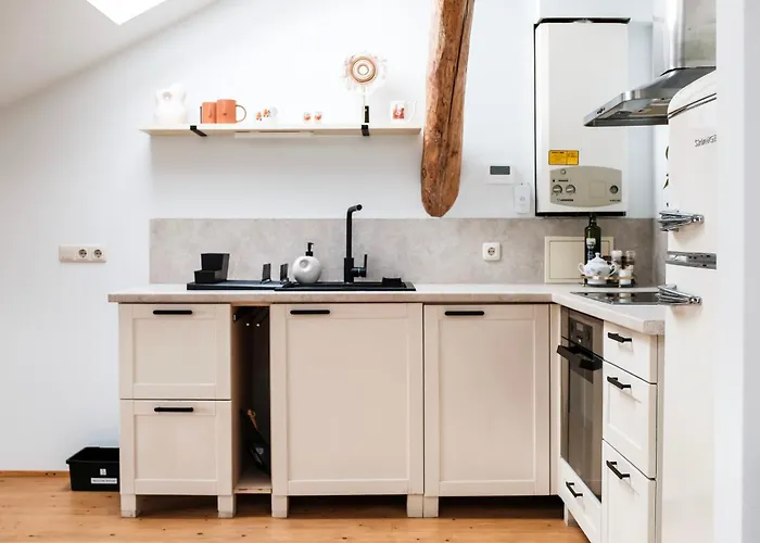 White Loft In Center With 2 King Size Beds Apartment