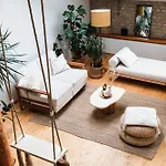White Loft In Center With 2 King Size Beds *