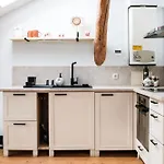 White Loft In Center With 2 King Size Beds Apartment