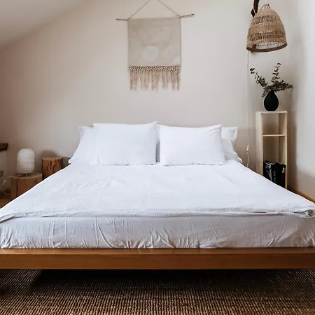 White Loft In Center With 2 King Size Beds