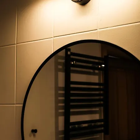 White Loft In Center With 2 King Size Beds