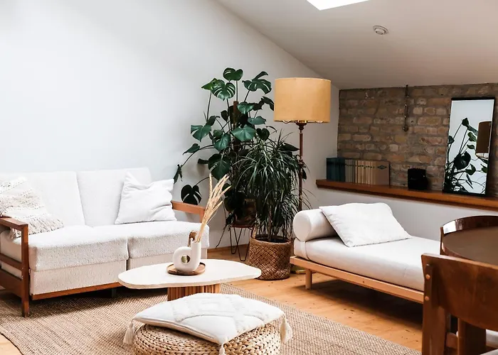 White Loft In Center With 2 King Size Beds Apartament